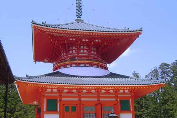 仏壇・仏具の祀り方　多くの人々を成仏に導く真言宗の教えは先祖と故人も仏にします。